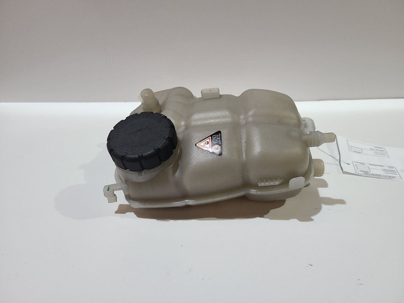 Coolant Reservoir 118 Type CLA250 Fits 20-23 MERCEDES CLA-CLASS 589589