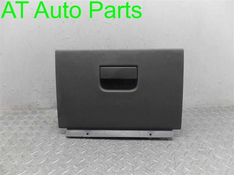 04 - 08 FORD F15006 - 08 MARK LT GREY GLOVE BOX 4L3X1506015AD