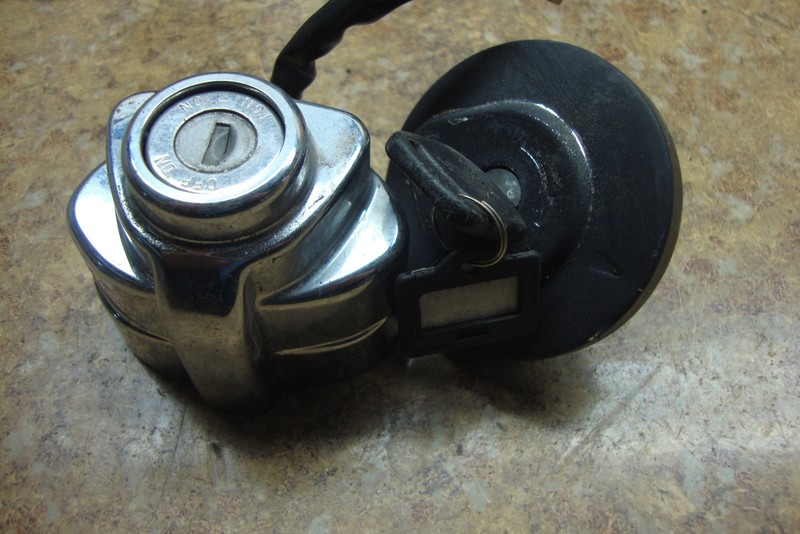 2001 Honda Shadow VT600 VT 600 VLX VLX600 Ignition Lock Gas Cap Key Set Fuel Off