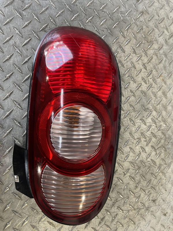 01-05 Mazda Miata Rear Passenger Right Tail Light Tail Lamp Oem.