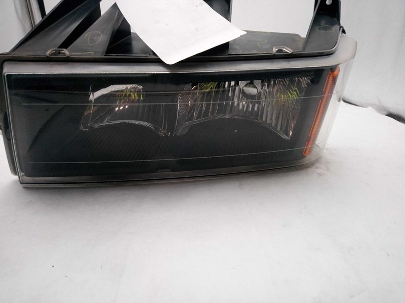 2012 Chevrolet Colorado Left Headlight Assembly Black OEM 79477 147K Miles