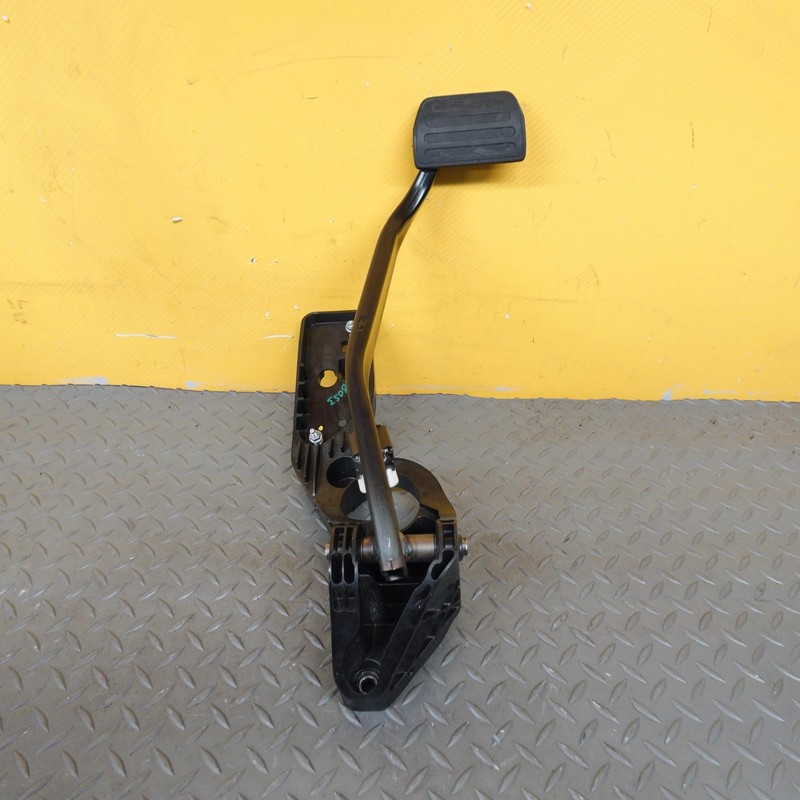 2020-2022 RANGE ROVER EVOQUE BRAKE FOOT STOP PEDAL OEM M8D22D094CC