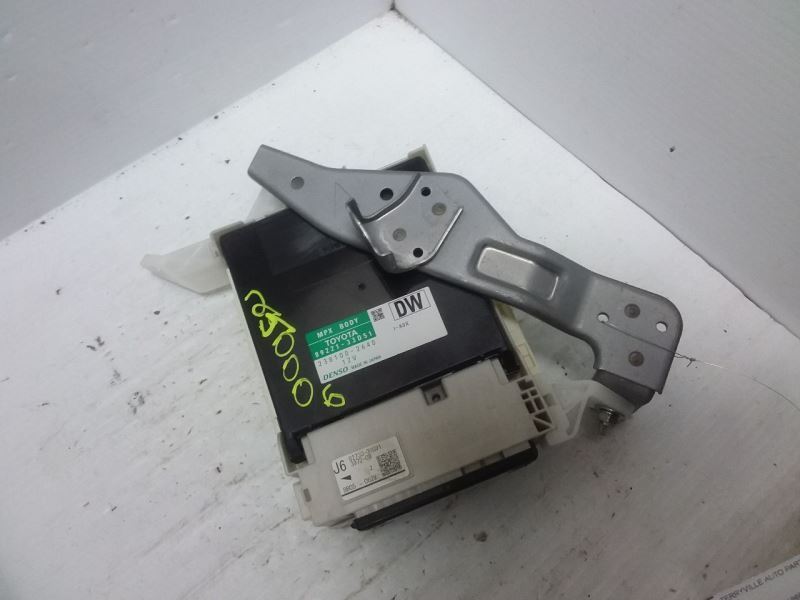 MPX Body Module Fuse Box 2018 Lexus ES300H 89981-33170