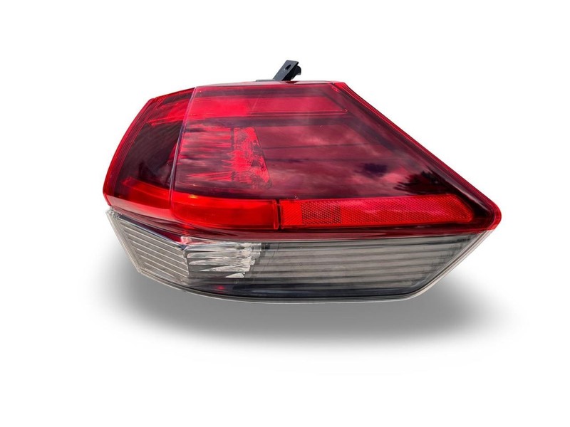 2017-2020 NISSAN ROGUE RIGHT TAILLIGHT 46K 2.5L AT AWD -SV- 39619