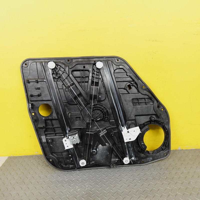 2024-2025 HYUNDAI SANTA FE RIGHT FRONT SIDE DOOR WINDOW REGULATOR CARRIER OEM