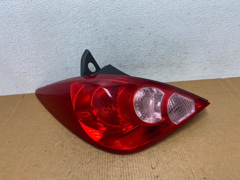 2007 - 2012 Nissan Versa Hatchback Left Driver Side Lh Tail Light AD9345 LK