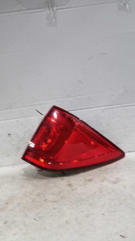 2016 Honda Pilot Left Tail Light Assembly Blue Blemished 7718890 145K Miles