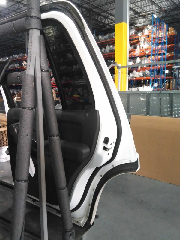 2009 Ford Explorer Right Rear Door White OEM Light Scuff 471303 121K Miles