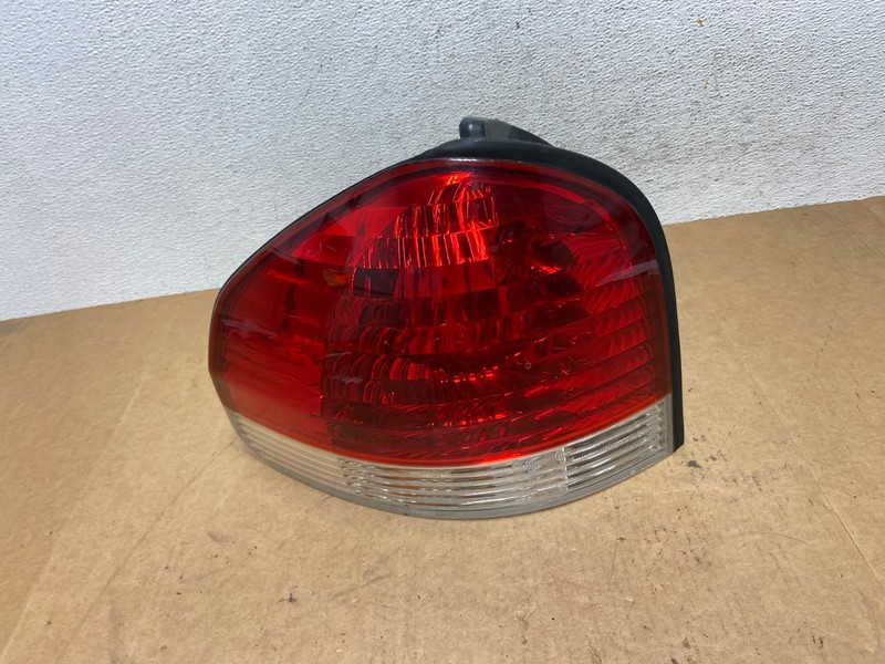 2005 to 2006 Hyundai Santa Fe Left Driver Side Tail Light Oem AE3207 LK