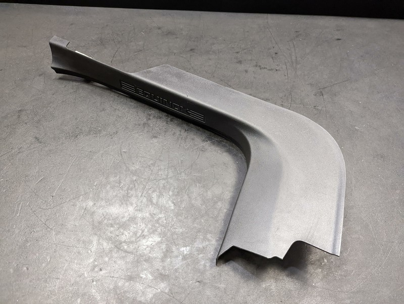 Front Right Door Sill Scuff Plate 2018 Chevrolet Equinox 84293123 2019 2020