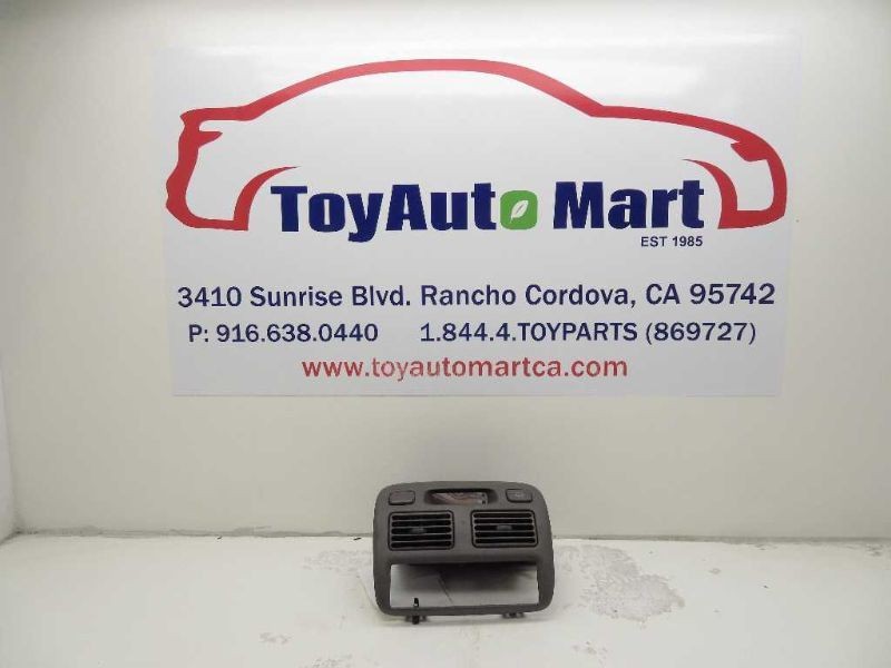 98 99 00 01 02 TOYOTA COROLLA DASH CENTER MOUNTED BEZEL WITH VENTS
