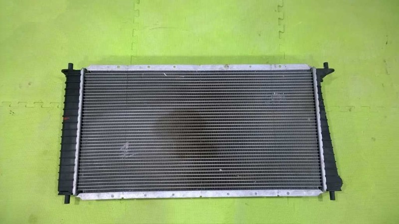 99 00 FORD EXPEDITION 4DR 5.4 AT RADIATOR OEM 2349-7