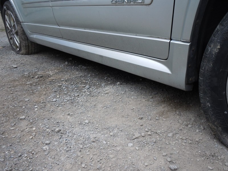 2009-2012 GMC Acadia Rocker Panel Side Skirt Moulding Passenger Right OEM U636R