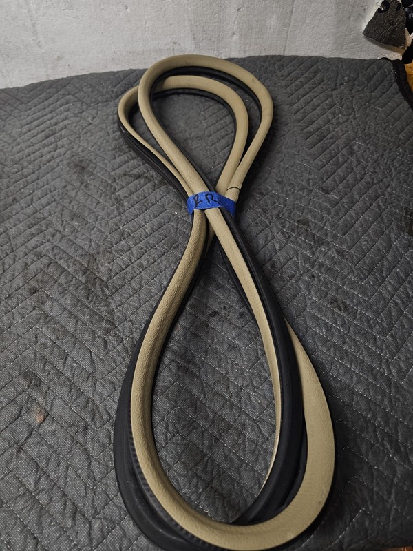 Rear Right Door Rubber Weatherstrip Seal On Body For 2008 Honda Accord Sedan