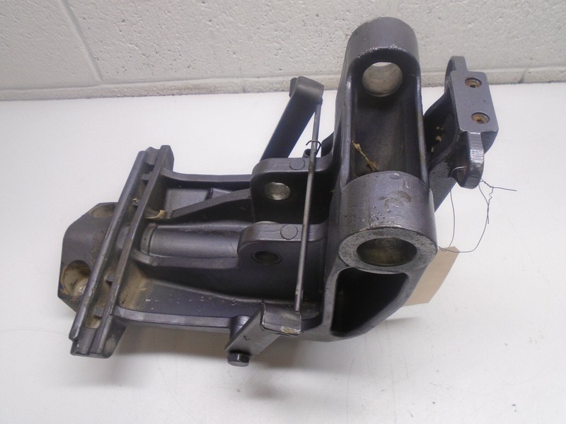 L5 Nissan 40hp NS40DSwivel Bracket 3Z5S772150