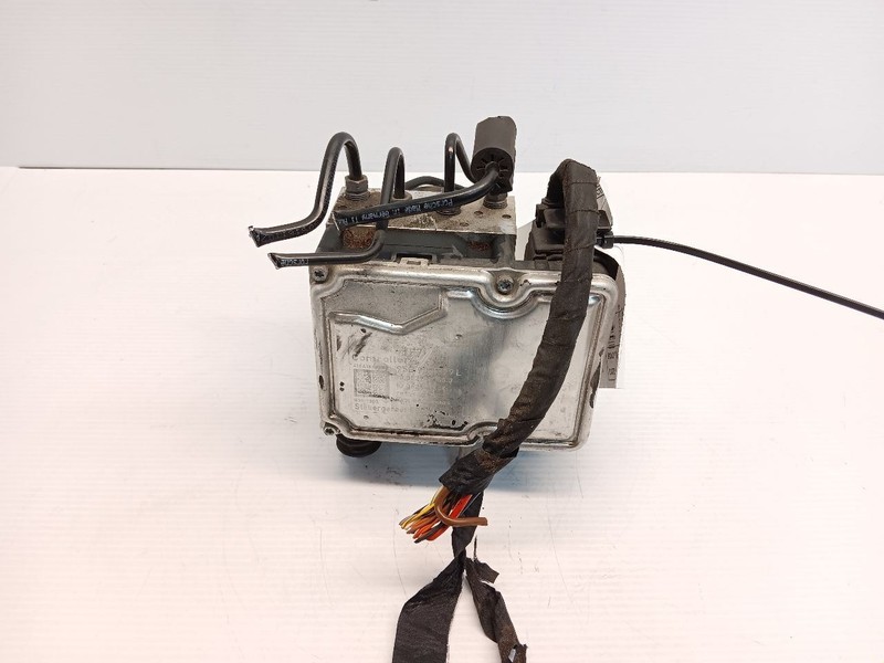 17-18 Porsche Macan 95B ABS Hydraulic Pump Control Module 95B907379L OEM