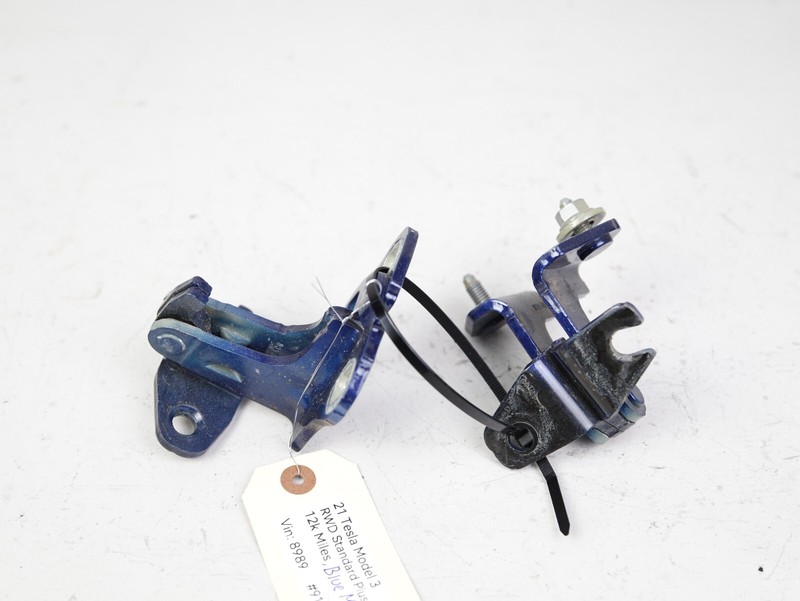 17-23 TESLA MODEL 3 RWD REAR RIGHT SIDE DOOR HINGE SUPPORT SET OF 2 BLUE OEM