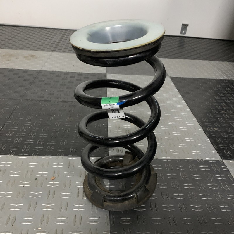 20-22 Tesla Model Y Suspension Strut Shock Absorber Coil Spring Rear RH 3603 S15
