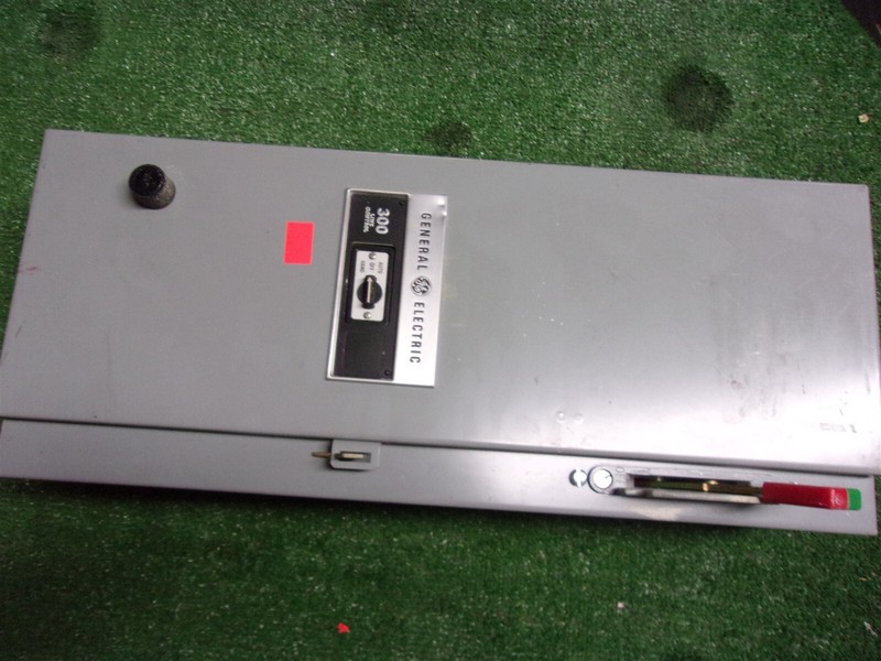 GE 600V 30A Disconnect Switch Cabinet Enclosure 10" x 24" x 6.5" *FREE SHIPPING*