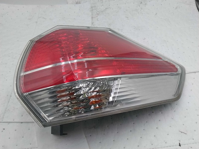 Used Right Tail Light Assembly fits: 2015 Nissan Rogue VIN 5 1st digit USA built