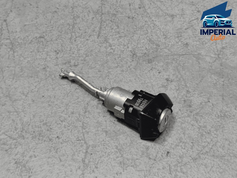 TOYOTA RAV4 FRONT LEFT DRIVER SIDE DOOR LOCK CYLINDER W/ OUT KEY OEM 2019-2024