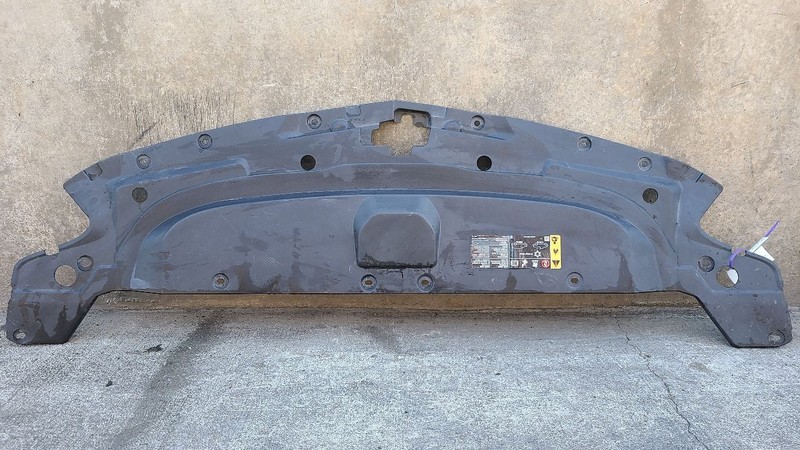 17-20 Cadillac Escalade ESV Front Sight Shield Core Support Cover OEM 84163662