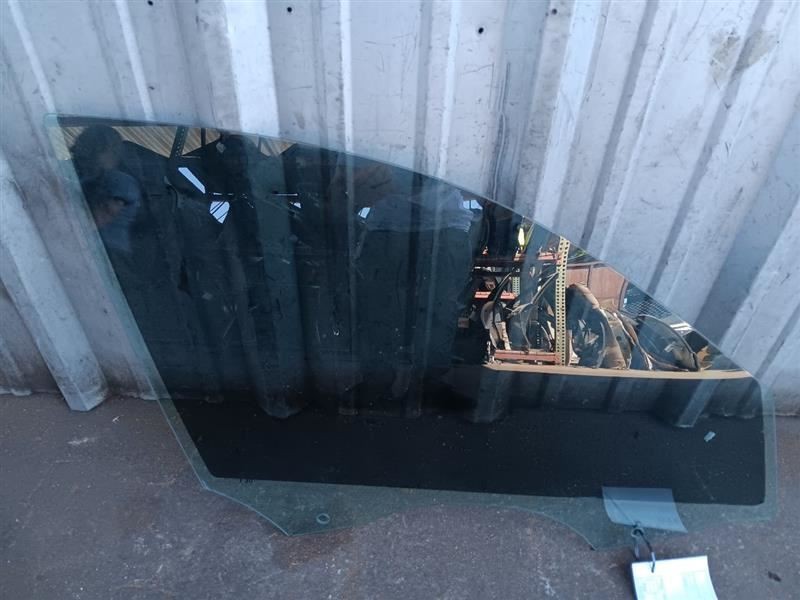 12-18 BMW F30 320i 328i 330i 340i M3 Right Front Door Glass Window