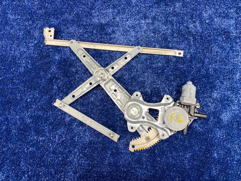 2012-2015 Honda Civic Front Right Power Window Regulator Motor OEM 72210-TR0-A01