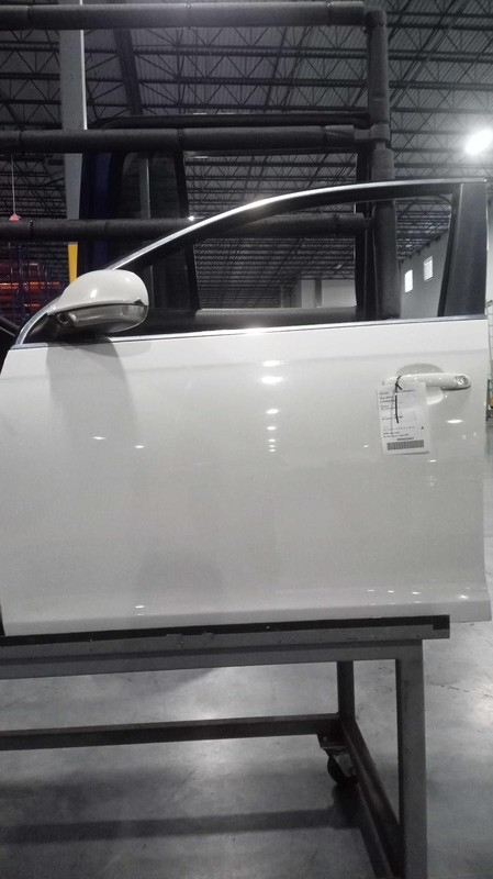 2013 Volkswagen Jetta Left Door White OEM 173312, 59000 Miles, Used
