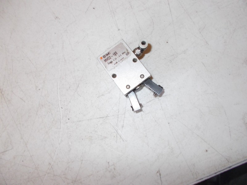 SMC MHC2-16S Air Pneumatic Gripper *FREE SHIPPING*