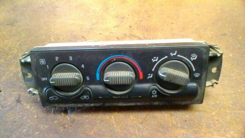Temperature Control With AC Manual Control Fits 99-02 SIERRA 1500 PICKUP 95925