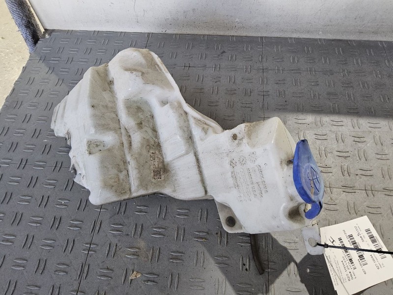 Wash Reservoir Fits 18-20 FORD F150 PICKUP 3564890