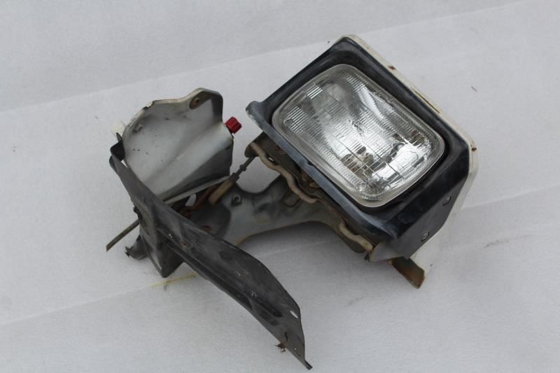 1983 TOYOTA SUPRA LEFT DRIVER SIDE HEADLIGHT HEADLAMP