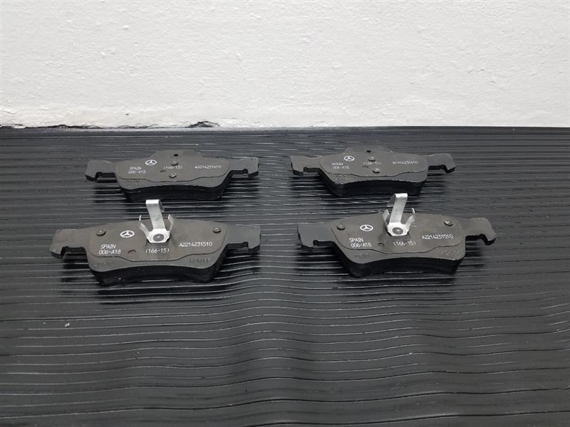 10-13 Mercedes-Benz S550 Rear Brake Pads Set OEM 000-420-96-04-90