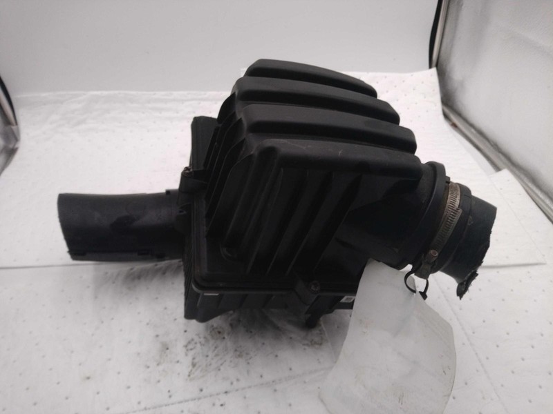 2019 Jeep Compass Air Cleaner Assembly OEM 68403697AA Used 118K Miles