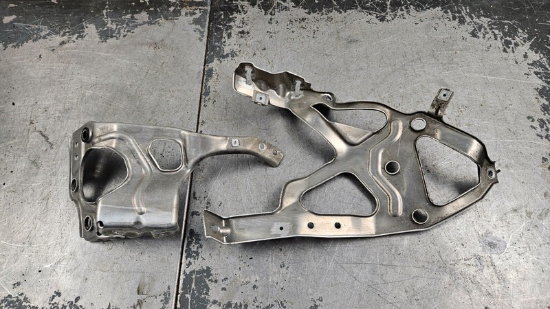 2016 Porsche 911 Turbo S 991 RightIntercooler Mount Brackets - * #6242 LL7