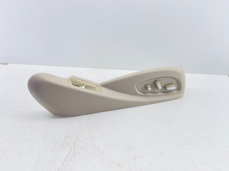 13-19 CADILLAC XTS OEM RIGHT PASSENGER SEAT SWITCH & SURROUND TRIM COVER BEZEL
