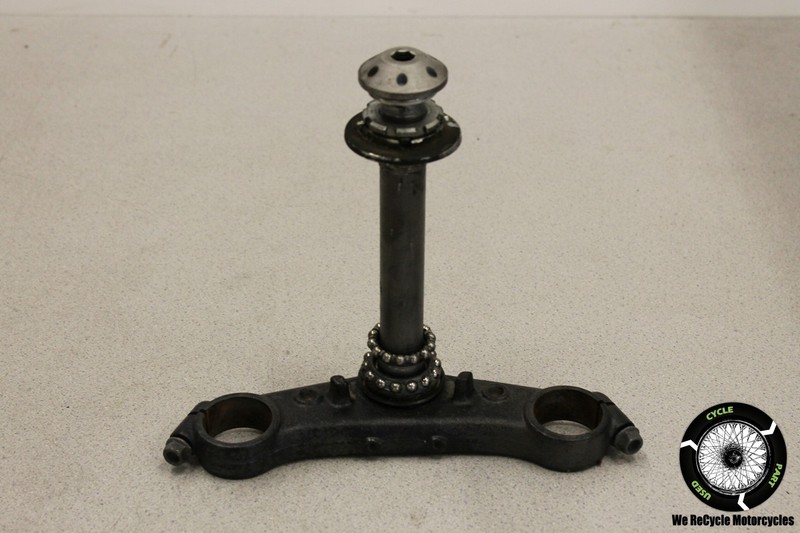 02 HONDA CBR 1100 XX BLACKBIRD LOWER TRIPLE TREE CLAMP W/STEERING STEM CBR1100