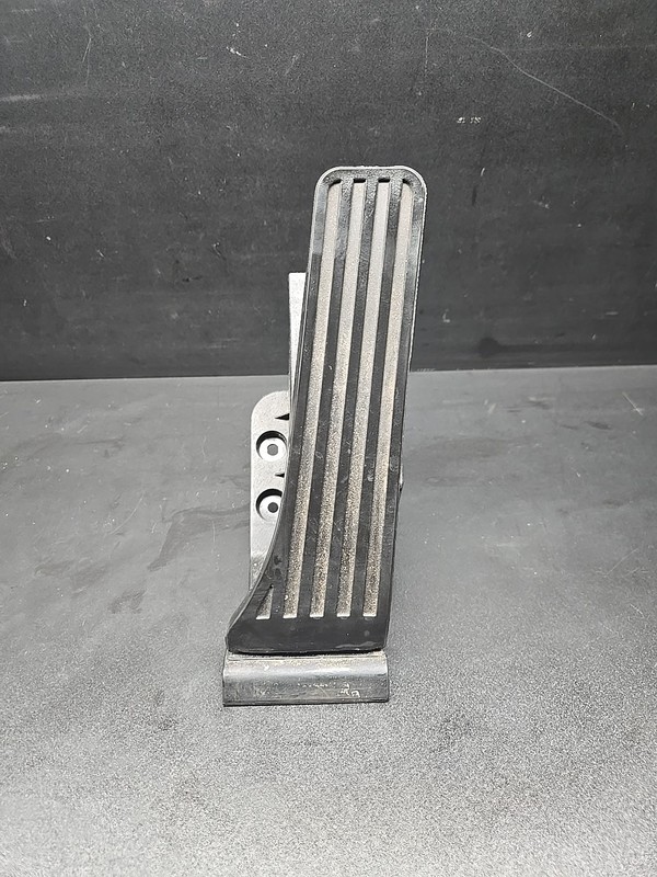2010-2016 MERCEDES E-CLASS E350 W212 GAS THROTTLE ACCELERATOR PEDAL OEM