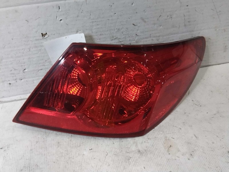 2010 Chrysler Sebring Right Tail Light Assembly Gold OEM Used 68K Miles
