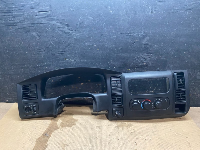 2001 2004 Dodge Dakota Speedometer ClimateControl Radio Panel Bezel X3173 DG