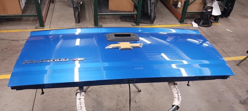 15-'19 CHEVROLET COLORADO tailgate w/assist OEM Grade A!