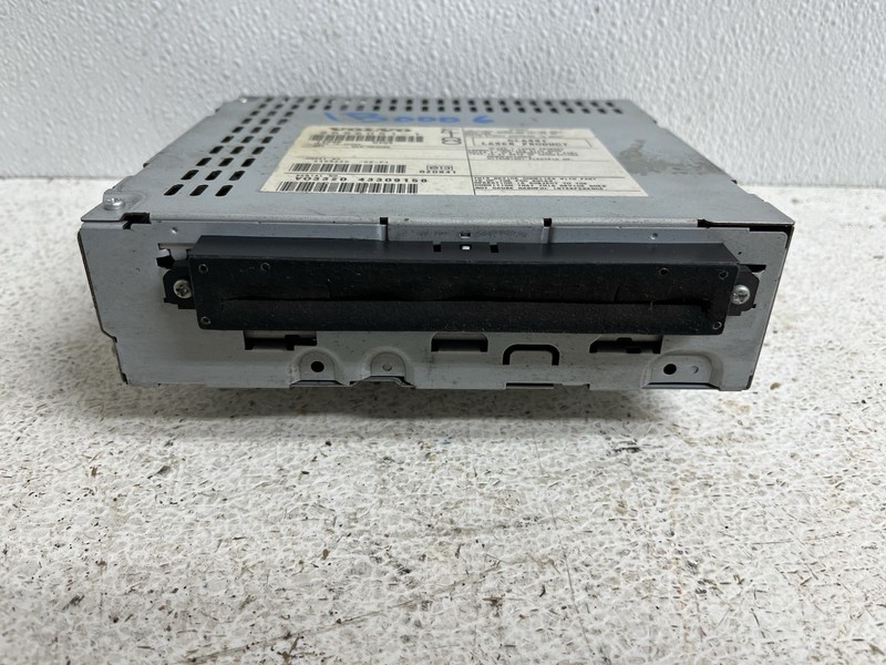 2004 Volvo S40 Radio Stereo Disc CD Player 8696051-1 AMFM Block 1 DIN Oem