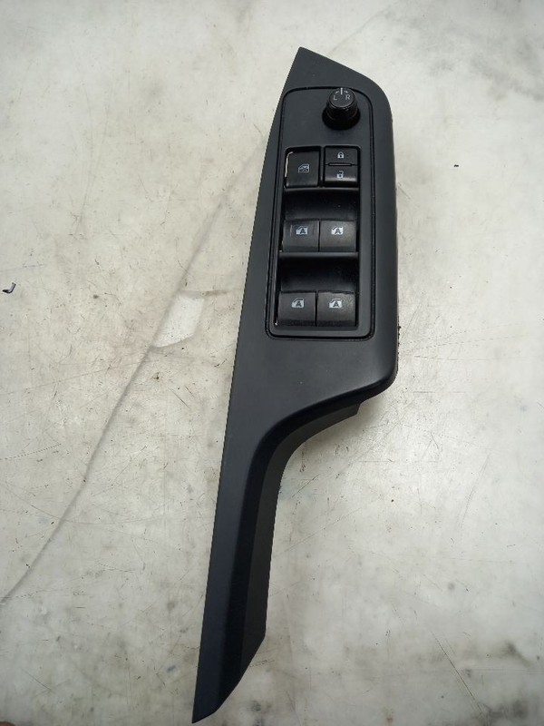19 TOYOTA C-HR FRONT DRIVER LEFT DOOR SWITCH 84040-33170