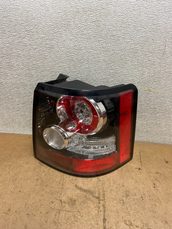 2010 - 2011 Land Rover Range Rover Sport Right Passenger Tail Light Oem X8997 DW