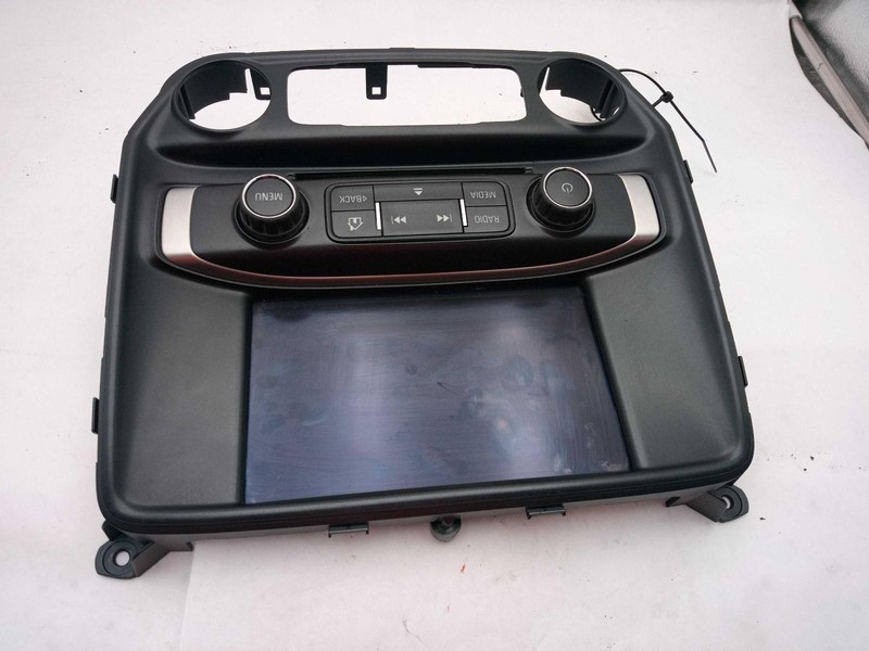 2015 GMC Sierra 3500 Infotainment Display OEM Grey 116k Miles NJ25-27628-709682