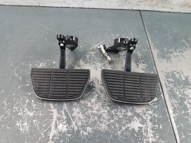 1999 Harley Touring Ultra Classic Rear Passenger Foot Boards #7042 VV4