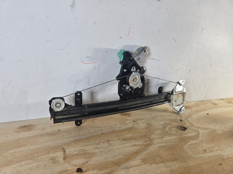 2013-2019 Nissan Sentra Left Front Door Window Regulator Motor LH Side OEM 15318