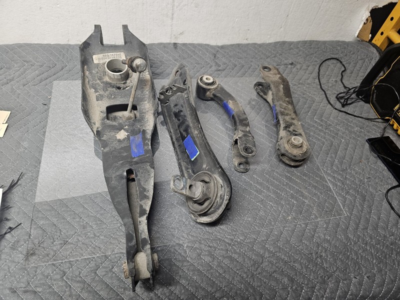 14-23 JEEP CHEROKEE 4X4 REAR LEFT UPPER & LOWER CONTROL ARM SET OEM