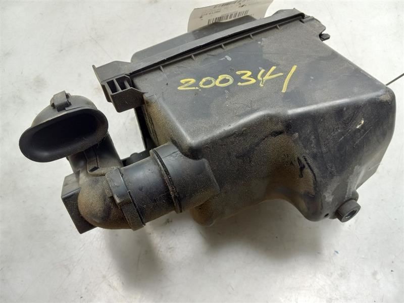 12-19 TOYOTA PRIUS C 1.5L 4CYL AIR CLEANER BOX